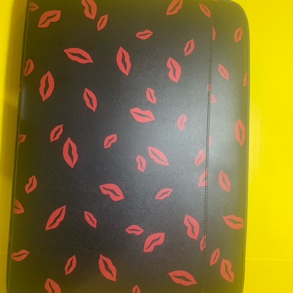 Kate Spade Computer Sleeve Red Lips Black Faux Leather - Picture 4 of 9